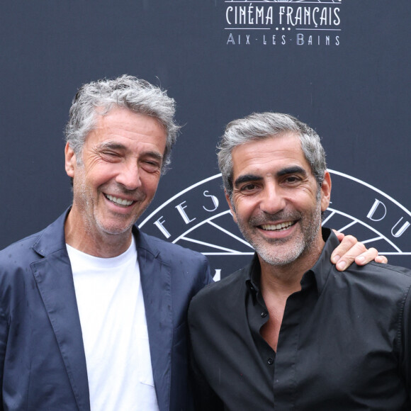 Exclusif - Eric Lavaine, Ary Abittan - Photocall lors de la 3ème édition du Festival du Cinéma Français et de la Gastronomie d'Aix-les-Bains. Le 7 juin 2024 © Denis Guignebourg / Bestimage 