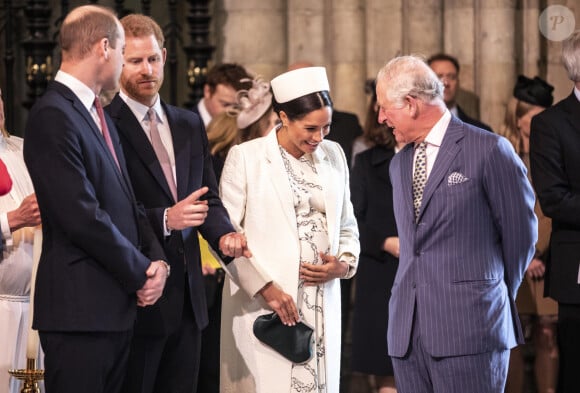 Véritable grand-père gâteau avec George, Charlotte et Louis, enfants de Kate et William, il voudrait l'être tout autant avec Archie et Lilibet, enfants de Meghan et Harry
Le prince William, duc de Cambridge, le prince Harry, duc de Sussex, Meghan Markle, enceinte, duchesse de Sussex, le prince Charles, prince de Galles lors de la messe en l'honneur de la journée du Commonwealth à l'abbaye de Westminster à Londres le 11 mars 2019. 