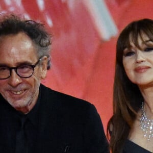 Monica Bellucci et Tim Burton assistent à un tapis rouge pour le film 'Diabolik Chi Sei?' lors du 18ème Festival du Film de Rome le 19 octobre 2023 à Rome, Italie. Monica Bellucci et Tim Burton se sont montrés à l'aise jeudi lors de leur première sortie ensemble sur le tapis rouge depuis la confirmation de leur romance. Photo par Eric Vandeville/ABACAPRESS.COM