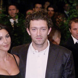 Rome, Italie, 25/10/2000. Monica Bellucci & ; son petit ami Vincent Cassel arrivant à la première de son nouveau film : Malena.