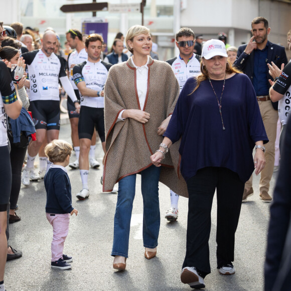 La princesse Charlène de Monaco assiste à l'arrivée de la 10ème édition de la randonnée cycliste caritative St Tropez à Monaco organisée par le COCC (Champagne & Oyster Cycling Club of Monaco) au profit de la Princesse Charlène de Monaco le 5 mai 2024. © Olivier Huitel / Pool Monaco / Bestimage