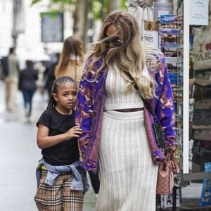 Avec sa fille Olympia.
Exclusif - Serena Williams avec sa fille Olympia dans les rue de Paris.