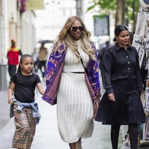 Elle avait rendez-vous à la Maison Lutétia. Exclusif - Serena Williams avec sa fille Olympia dans les rue de Paris.