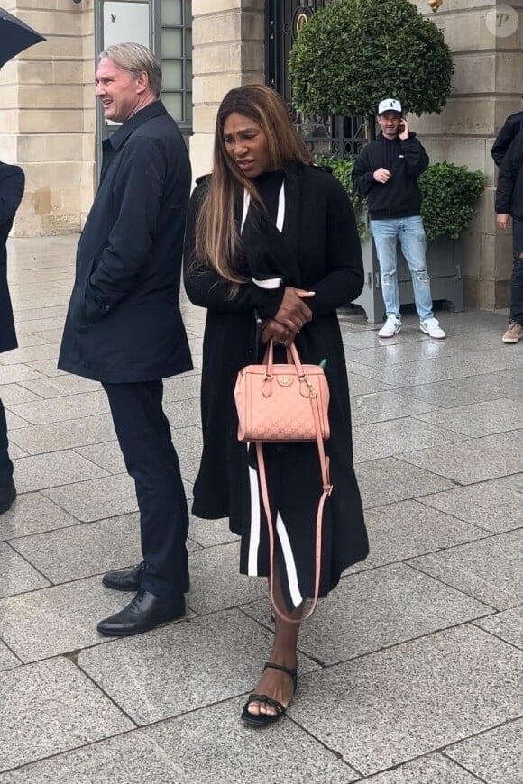 Exclusif - Serena Williams à la sortie de l'hôtel Ritz à Paris.