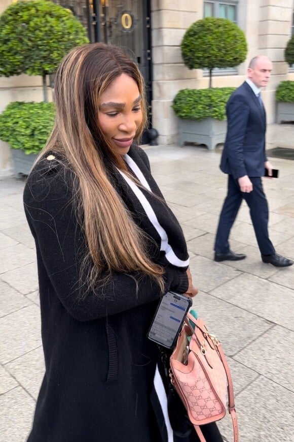 Exclusif - Serena Williams à la sortie de l'hôtel Ritz à Paris.