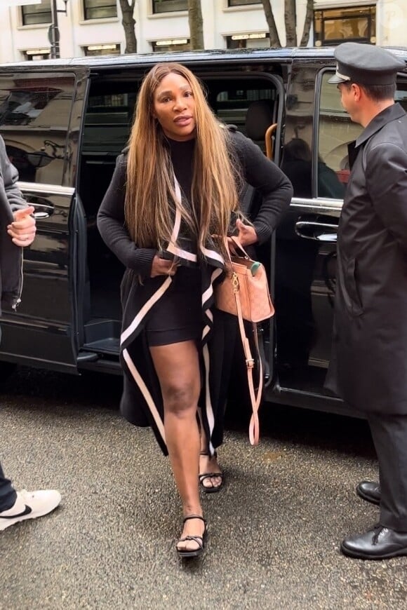 Exclusif - Serena Williams à la sortie de l'hôtel Ritz à Paris.