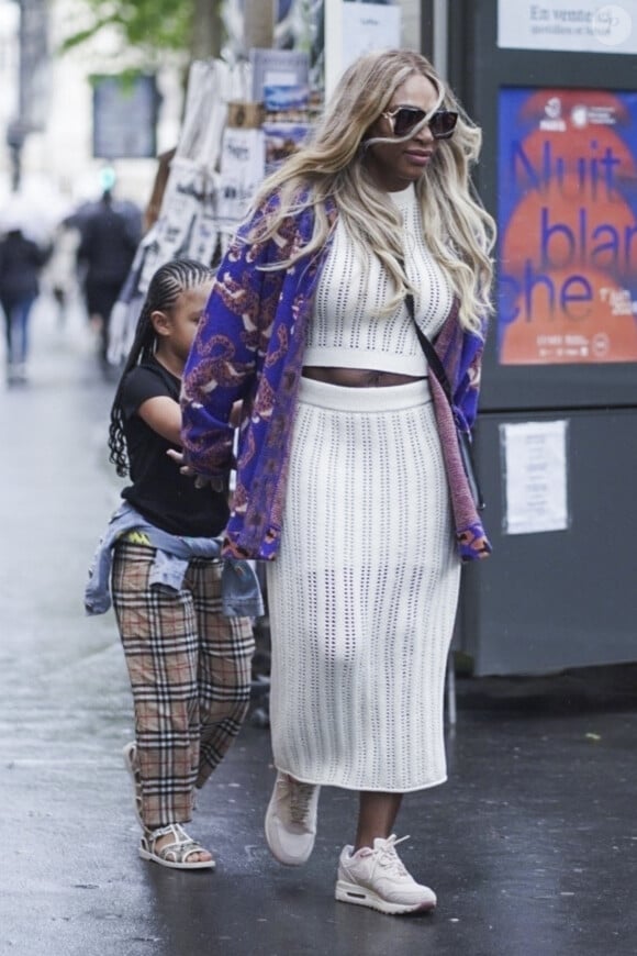 Exclusif - Serena Williams avec sa fille Olympia dans les rue de Paris.