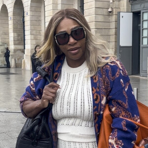 Pour un soin au niveau du ventre
Exclusif - Serena Williams et sa fille Alexis Olympia Ohanian Jr. à la sortie de l'hôtel Ritz à Paris. Le 28 mai 2024 