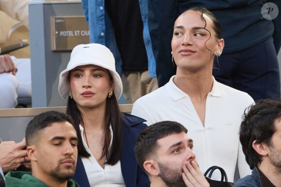 Lénie, Djebril (candidats Star Academy 2023) - Célébrités dans les tribunes des Internationaux de France de tennis de Roland Garros 2024 à Paris le 27 mai 2024. © Moreau-Jacovides/Bestimage 