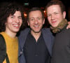 "Très, ravi oui. Oui oui très heureux surtout d'avoir des enfants qui ont de l'empathie pour les autres, qui sont ouverts au monde."
Exclusif - Dany Boon et ses fils Mehdi et Noé - Avant-première du film "La Vie pour de vrai" au cinéma Pathé Wepler à Paris