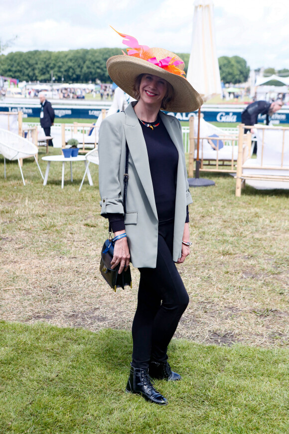 Juliette Tresanini au prix de Diane à l'hippodrome de Chantilly, France, le 16 juin 2024