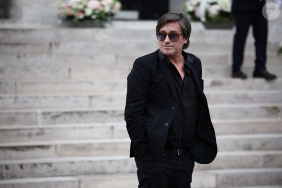 Thomas Dutronc arrive aux obsèques de Françoise Hardy au crématorium du Père Lachaise à Paris le 20 juin 2024 Photo by Raphael Lafargue/ABACAPRESS.COM