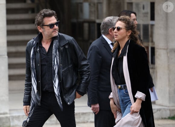 Matthieu Chedid et Loica Saint-M'leux Graziani arrivent aux obsèques de Françoise Hardy au crématorium du Père Lachaise à Paris le 20 juin 2024. Photo by Raphael Lafargue/ABACAPRESS.COM