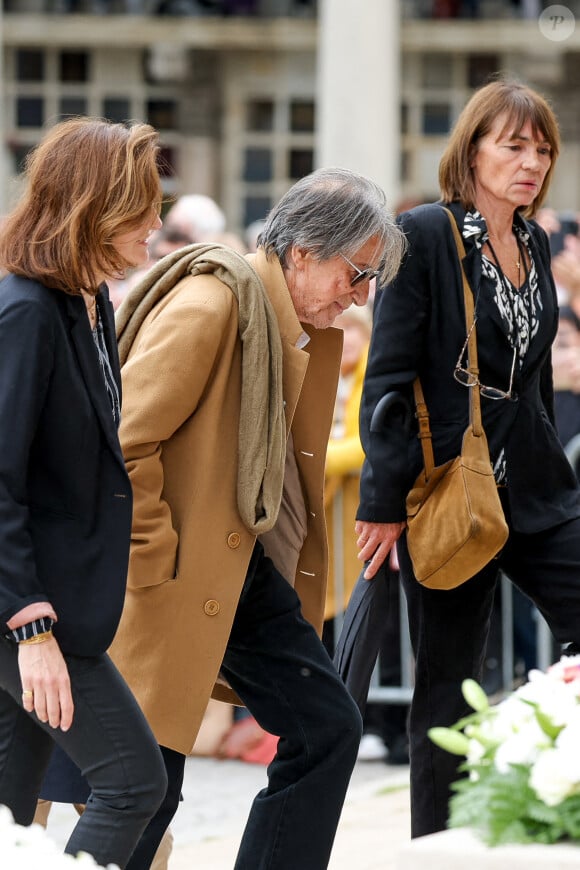 Jacques Dutronc - Arrivées aux obsèques de l'auteure-compositrice-interprète et actrice française Françoise Hardy au cimetière du Père-Lachaise à Paris, France, le 20 juin 2024. © Jacovides-Moreau/Bestimage