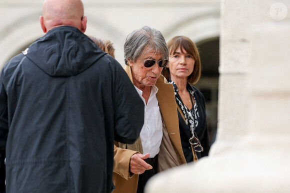 Jacques Dutronc - Arrivées aux obsèques de l'auteure-compositrice-interprète et actrice française Françoise Hardy au cimetière du Père-Lachaise à Paris, France, le 20 juin 2024. © Jacovides-Moreau/Bestimage