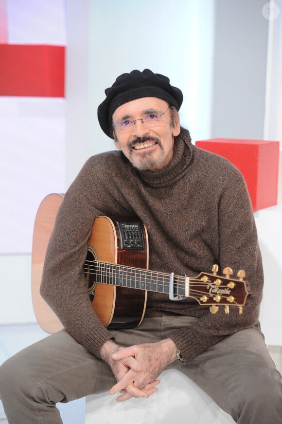 Exclusif - Nicolas Peyrac - Enregistrement de l'émission "Vivement dimanche" au Studio Gabriel à Paris, présentée par M.Drucker et diffusée le 23 juin sur France 3 © Guillaume Gaffiot / Bestimage  Exclusive - No Web No Blog pour Belgique et Suisse 