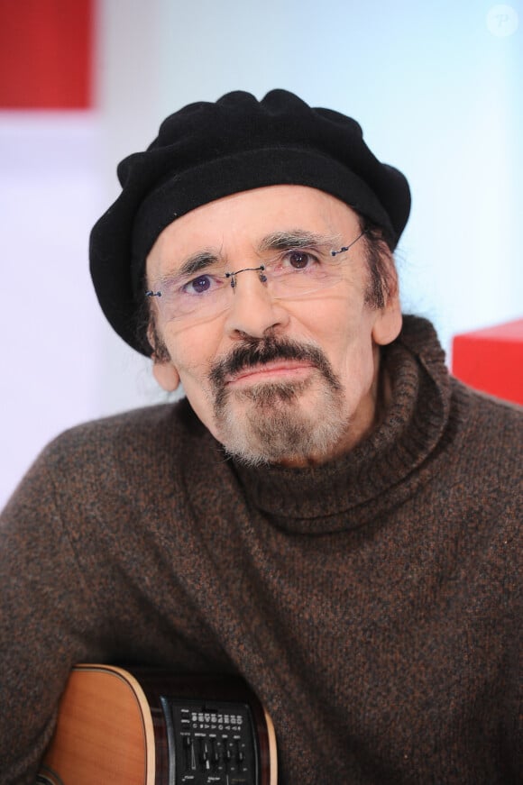Exclusif - Nicolas Peyrac - Enregistrement de l'émission "Vivement dimanche" au Studio Gabriel à Paris, présentée par M.Drucker et diffusée le 23 juin sur France 3 © Guillaume Gaffiot / Bestimage  Exclusive - No Web No Blog pour Belgique et Suisse 