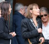 Il avait notamment révélé comment Sylvie lui avait permis d'atteindre les 80 ans à deux reprises
Jacques Dutronc et sa compagne Sylvie Duval - Sortie des obsèques de l'auteure-compositrice-interprète et actrice française Françoise Hardy au crématorium du cimetière du Père-Lachaise à Paris, France, le 20 juin 2024. © Jacovides-Moreau/Bestimage 