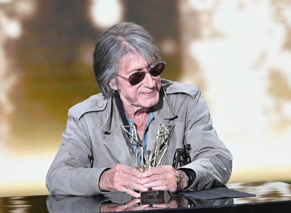 Jacques Dutronc (Victoire d'honneur) lors de la 37ème cérémonie des Victoires de la musique à la Seine musicale de Boulogne-Billancourt, le 11 février 2022. © Guirec Coadic/Bestimage 