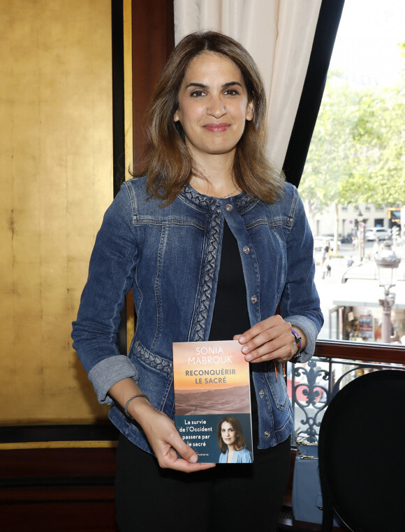 Exclusif - Sonia Mabrouk - Librairie Ephémère du Fouquet's à l'occasion de la remise du Prix du Livre de l'Art de Vivre Parisien et du Trophée du Fouquet's à Paris le 12 juin 2023. © Marc Ausset-Lacroix/Bestimage 