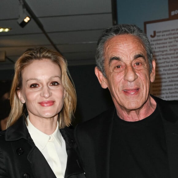 Thierry Ardisson et son épouse Audrey Crespo-Mara - Vernissage de l'exposition Jean Gabin à l'Espace Landowski / Musée des Années 30 à Boulogne-Billancourt le 8 mars 2022. © Coadic Guirev/Bestimage