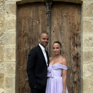 Tony Parker et Agathe Teyssier lors du mariage d'une proche du basketteur, ce samedi 22 juin 2024