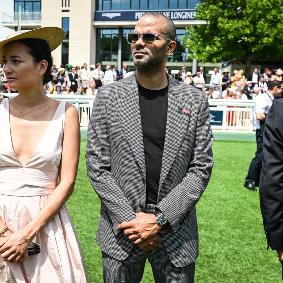 Tony Parker et sa femme Alizé Lim au photocall de la 174ème édition du Prix de Diane Longines à l'hippodrome de Chantilly, France, le 18 juin 2023. © Matthieu Mirville/Bestimage 