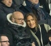 La chanteuse, son mari Hicham et leurs trois enfants vont en effet déménager. 
Vitaa (enceinte de son 3ème enfant) et son mari Hicham Bendaoud - People lors de la huitième de finale aller de la Ligue des champions entre le PSG et le Real Madrid au Parc des Princes à Paris le 15 février 2022. © Cyril Moreau/Bestimage