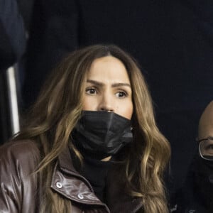 Vitaa et son mari Hicham Bendaoud - People au match de Ligue 1 Uber Eats "PSG contre Monaco (2-0)" au Parc des Princes à Paris le 12 décembre 2021. © Cyril Moreau/Bestimage 