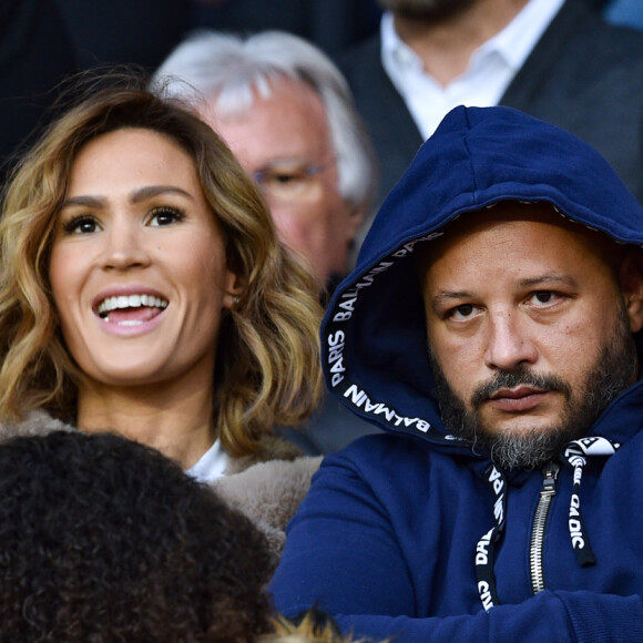 Vitaa et son mari Hicham Bendaoud dans les tribunes du match de Ligue 1 Conforama PSG 5-0 Montpellier au Parc des Princes à Paris le 1 février 2020 © Giancarlo Gorassini / Bestimage 