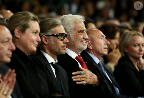 Thierry Braillard, Luana et Paul Belmondo, Jean-Paul Belmondo, Gérard Collomb - Soirée d'ouverture de la 7éme édition du Festival Lumière 2015 à la Halle Tony-Garnier à Lyon le 12 octobre 2015.