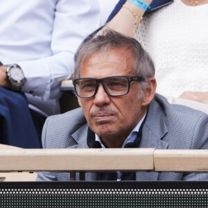 De son côté, Paul Belmondo a réagi différemment, en publiant des photos de sa promenade à vélo.
Paul Belmondo - Célébrités dans les tribunes des Internationaux de France de tennis de Roland Garros 2024 à Paris. Le 5 juin 2024 © Moreau-Jacovides / Bestimage