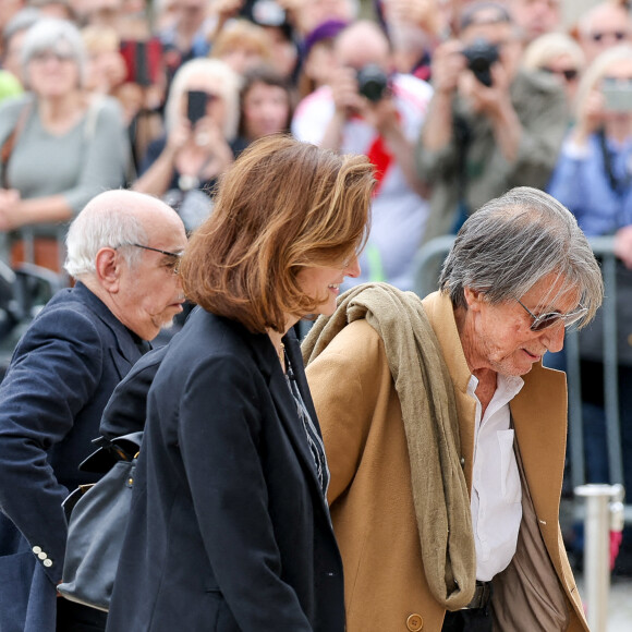 Jacques Dutronc - Arrivées aux obsèques de l'auteure-compositrice-interprète et actrice française Françoise Hardy au cimetière du Père-Lachaise à Paris, France, le 20 juin 2024. © Jacovides-Moreau/Bestimage
