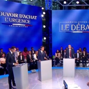 A quelques jours du premier tour des élections législatives anticipées, TF1 a proposé un débat
Le plateau de "Législatives : Le débat" sur TF1