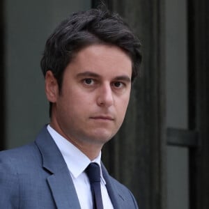 Le premier ministre, Gabriel Attal à la sortie du conseil des ministres, au palais présidentiel de l'Elysée à Paris, France, le 31 mai 2024. © Stéphane Lemouton/Bestimage 