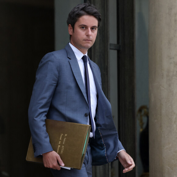 Le premier ministre, Gabriel Attal à la sortie du conseil des ministres, au palais présidentiel de l'Elysée à Paris, France, le 31 mai 2024. © Stéphane Lemouton/Bestimage 