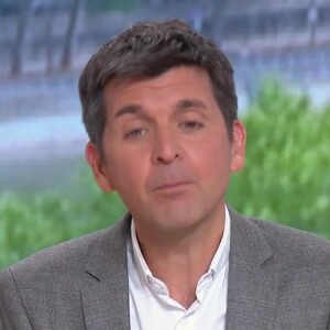 Thomas Sotto est accusé de rendre difficiles les conditions de travail des équipes de "Télématin"
Thomas Sotto sur le plateau de "Télématin"