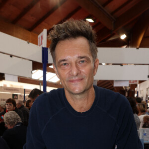 "Si le but de mon fils était de marcher sur les traces de son grand-père, je le saurais !" a confié David Hallyday dans le magazine "Soir Mag"
David Hallyday lors de la 41ème Foire du Livre de Brive dans La Halle Brassens, à Brive-la-Gaillarde, France, le 11 novembre 2023. © Jean-Marc-Lhomer/Bestimage