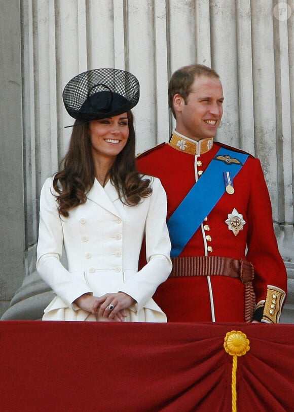 Le prince William, prince de Galles, et Kate Middleton, princesse de Galles sur le balcon du Palais de Buckingham Palace