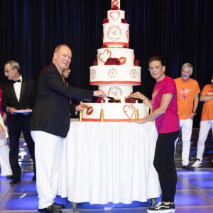 
Camille Gottlieb, Prince Albert II de Monaco, Princesse Stephanie de Monaco et Pauline Ducruet au gala Fight Aids Monaco