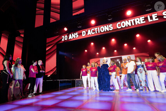 Fight Aids Monaco fête son vingtième anniversaire cette année. L'occasion pour Stéphanie de Monaco d'adresser quelques mots sur son association face au public présent
Albert de Monaco, Stéphanie de Monaco au gala Fight Aids Monaco le 6 juillet 2024