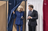 Emmanuel et Brigitte Macron sont allés voter au Touquet : sourires et poignées de main dans le Pas de Calais