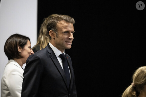 Emmanuel Macron, président de la République Française, et la Première dame Brigitte Macron, votent pour le deuxième tour des élections législatives au Touquet, le 7 juillet 2024. © Eliot Blondet/Pool/Bestimage 