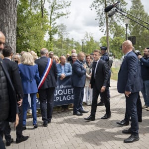 Emmanuel Macron, président de la République Française, et la Première dame Brigitte Macron, à la sortie du bureau de vote lors du deuxième tour des élections législatives au Touquet, ke 7 juillet 2024. © Eliot Blondet/Pool/Bestimage 