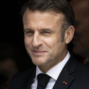 Emmanuel Macron, président de la République Française, et la Première dame Brigitte Macron, à la sortie du bureau de vote lors du deuxième tour des élections législatives au Touquet, ke 7 juillet 2024. © Eliot Blondet/Pool/Bestimage 