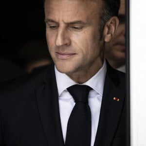 Emmanuel Macron, président de la République Française, et la Première dame Brigitte Macron, à la sortie du bureau de vote lors du deuxième tour des élections législatives au Touquet, ke 7 juillet 2024. © Eliot Blondet/Pool/Bestimage 