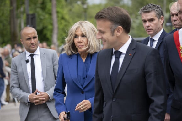 Emmanuel Macron, président de la République Française, et la Première dame Brigitte Macron, à la sortie du bureau de vote lors du deuxième tour des élections législatives au Touquet, ke 7 juillet 2024. © Eliot Blondet/Pool/Bestimage 