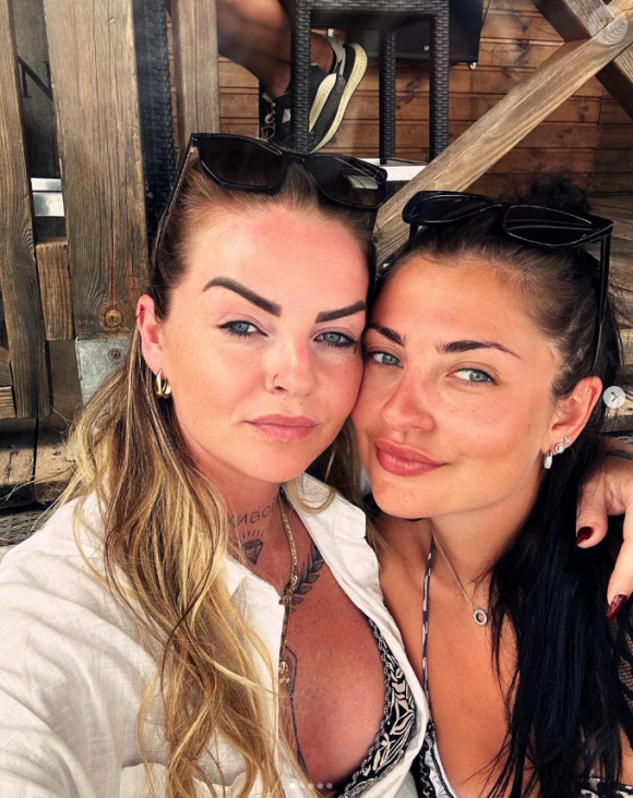 Vanessa, candidate de "Secret Story" en 2009 est en couple et est fiancée. Instagram