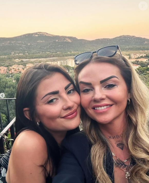 Vanessa, candidate de "Secret Story" en 2009 est en couple et est fiancée. Instagram