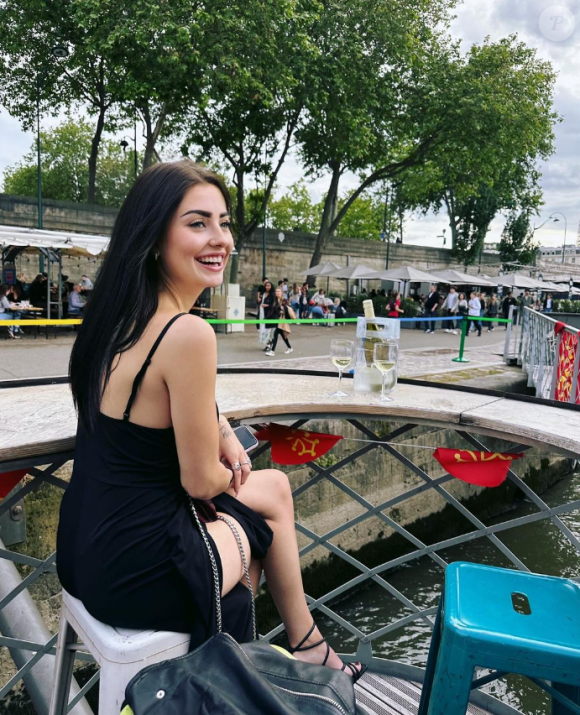 Vanessa, candidate de "Secret Story" en 2009 est en couple et est fiancée. Instagram